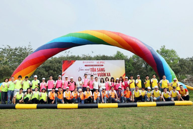 Read more about the article TEAM BUILDING 2025: VƯƠN MÌNH TỎA SÁNG – SÁNH BƯỚC VƯƠN XA