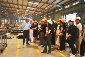 Read more about the article NHÀ MÁY ALPEC ĐÓN TIẾP ĐOÀN GIẢNG VIÊN VÀ HỌC VIÊN CAO HỌC ĐẾN TỪ VIỆN QUẢN TRỊ KINH DOANH – ĐẠI HỌC KINH TẾ QUỐC DÂN